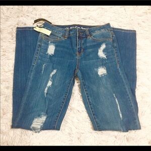 NWT Victoria’s Secret Size 2 Mid Rise Pencil Jeans